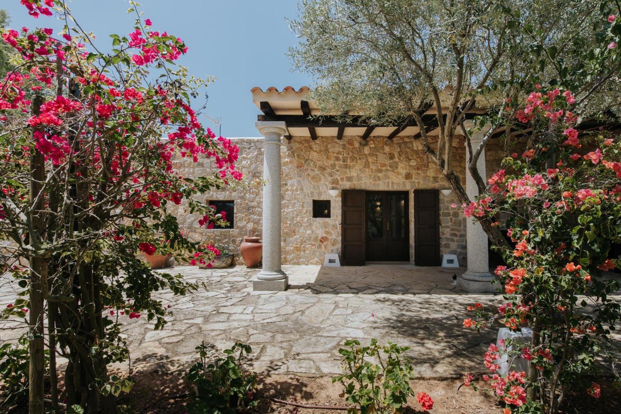 Villa & Guesthouse Paissa D'En Bernat カラ・タリダ エクステリア 写真