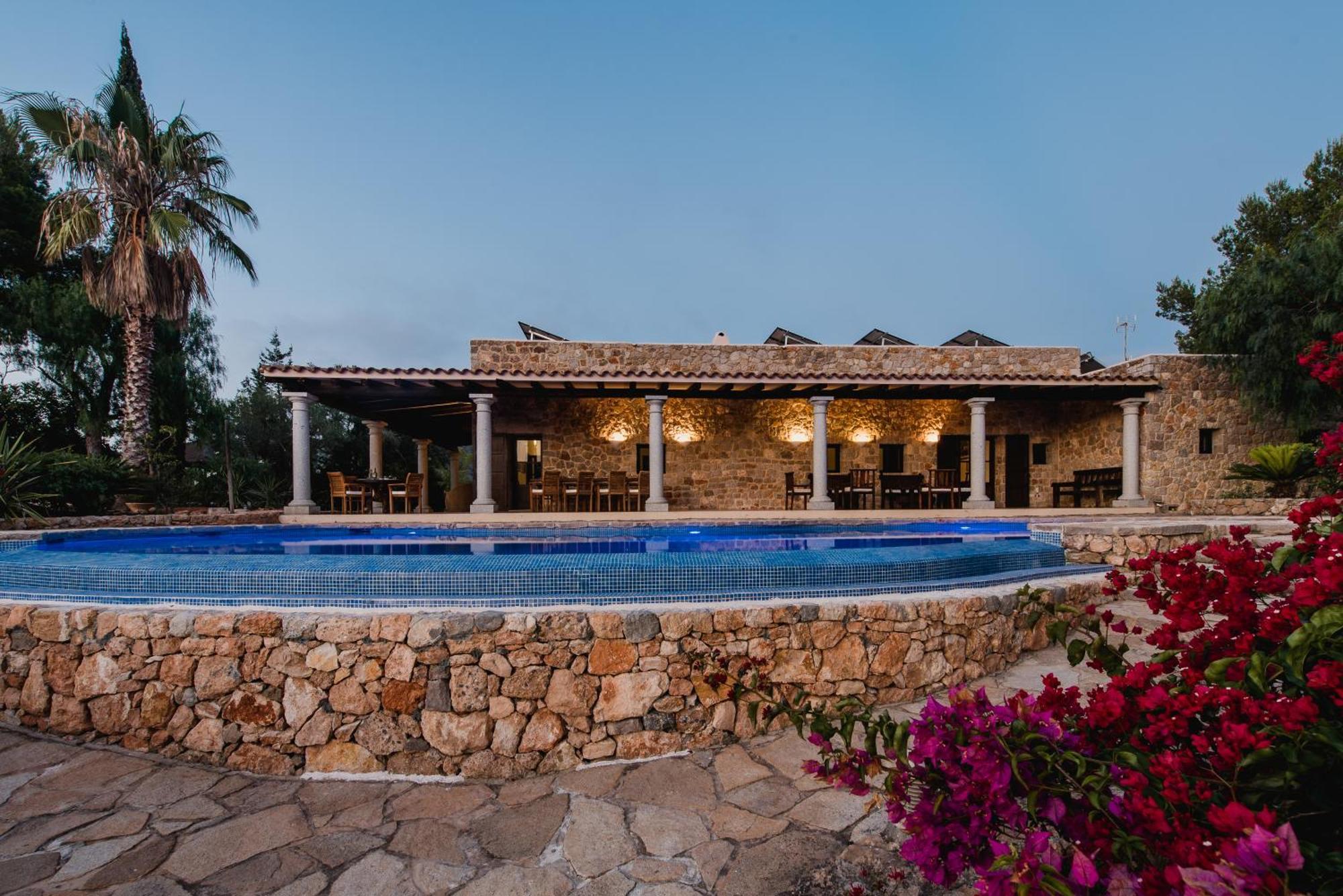 Villa & Guesthouse Paissa D'En Bernat カラ・タリダ エクステリア 写真