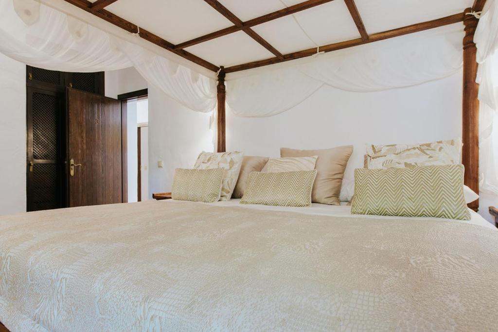 Villa & Guesthouse Paissa D'En Bernat カラ・タリダ エクステリア 写真