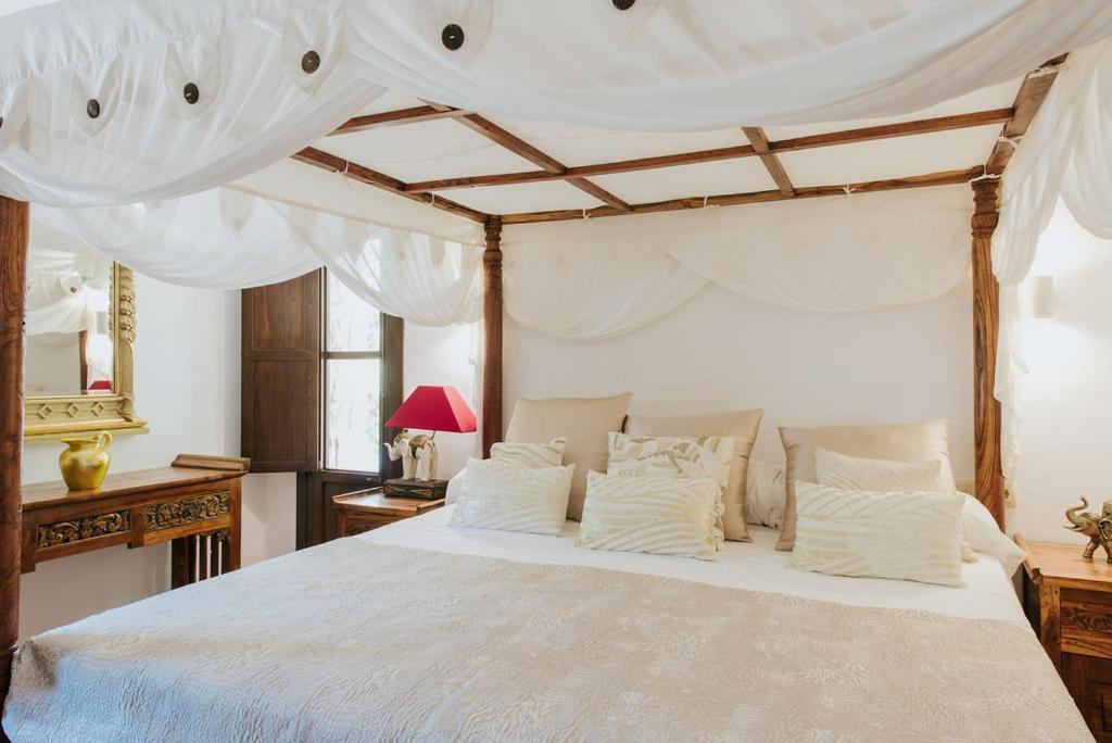 Villa & Guesthouse Paissa D'En Bernat カラ・タリダ エクステリア 写真