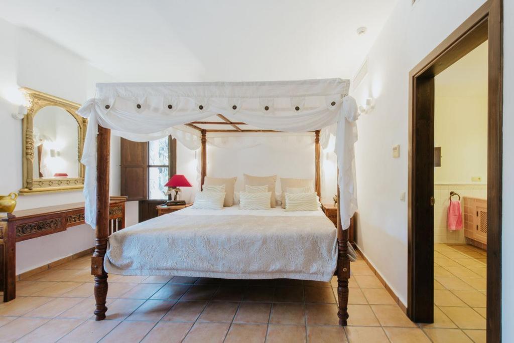 Villa & Guesthouse Paissa D'En Bernat カラ・タリダ エクステリア 写真